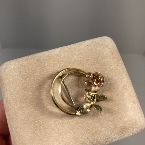 Vintage Gold Tone Rose Circular Womens Brooch - Picture 1 of 6
